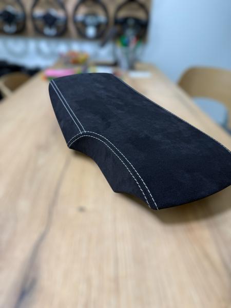 Corvette C6 Alcantara Armlehne